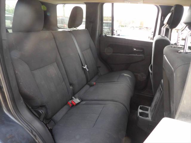 Photo of 2011 Dark Charcoal Pearlcoat Jeep Liberty