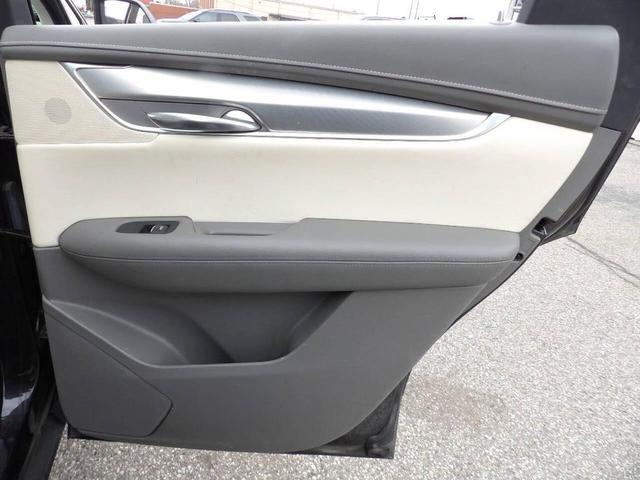 Photo of 2017 Gray Cadillac XT5