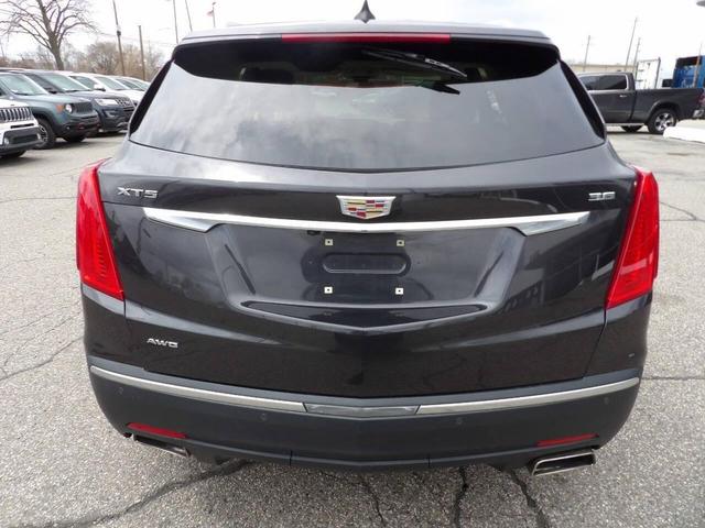 Photo of 2017 Gray Cadillac XT5