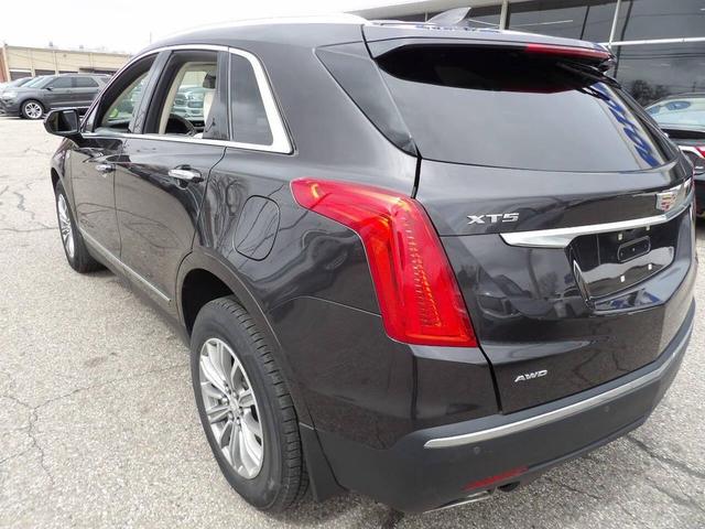 Photo of 2017 Gray Cadillac XT5