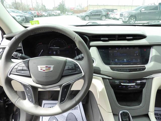Photo of 2017 Gray Cadillac XT5