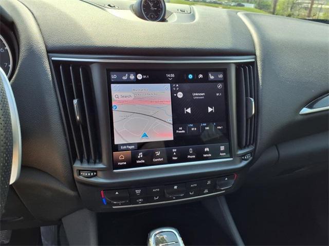 Photo of 2023 Bianco Maserati Levante