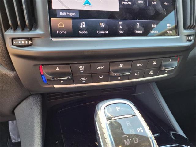 Photo of 2023 Bianco Maserati Levante