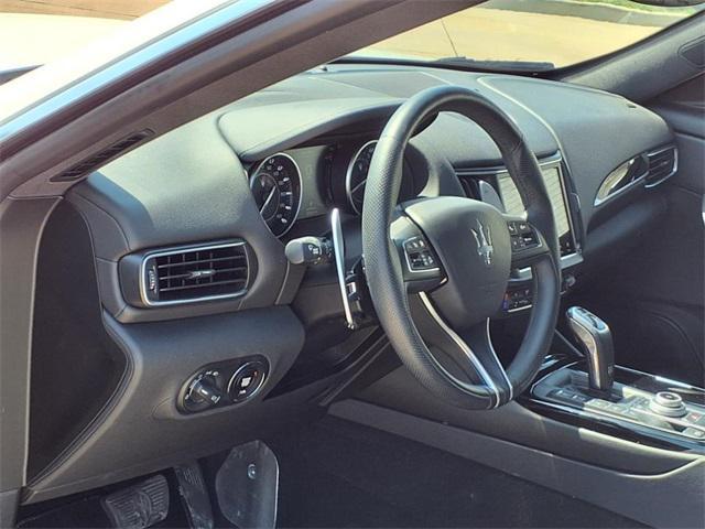 Photo of 2023 Bianco Maserati Levante