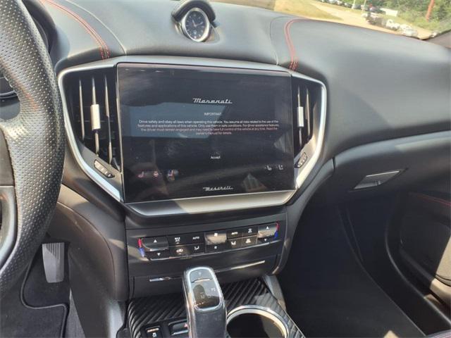 Photo of 2022 Nero Ribelle Metallic Maserati Ghibli