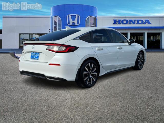 Photo of 2022 Platinum White Pearl Honda Civic