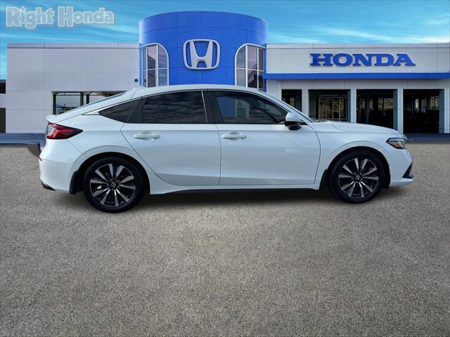 Photo of 2022 Platinum White Pearl Honda Civic