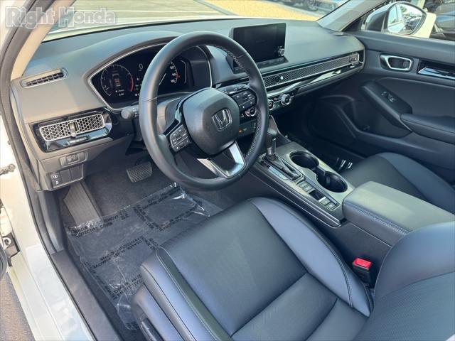 Photo of 2022 Platinum White Pearl Honda Civic