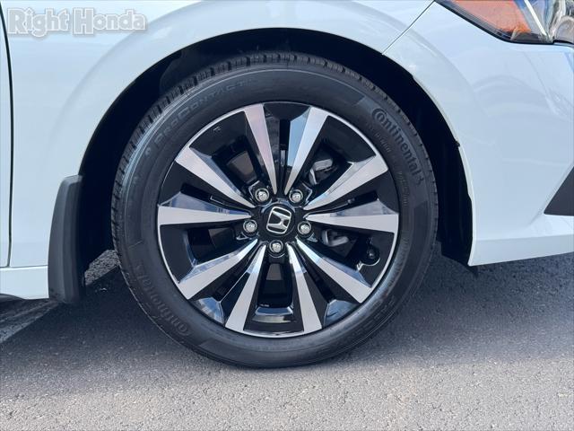 Photo of 2022 Platinum White Pearl Honda Civic