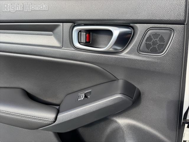 Photo of 2022 Platinum White Pearl Honda Civic