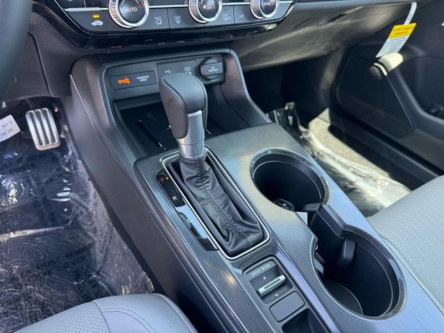 Photo of 2025 Gold Honda Civic Hybrid