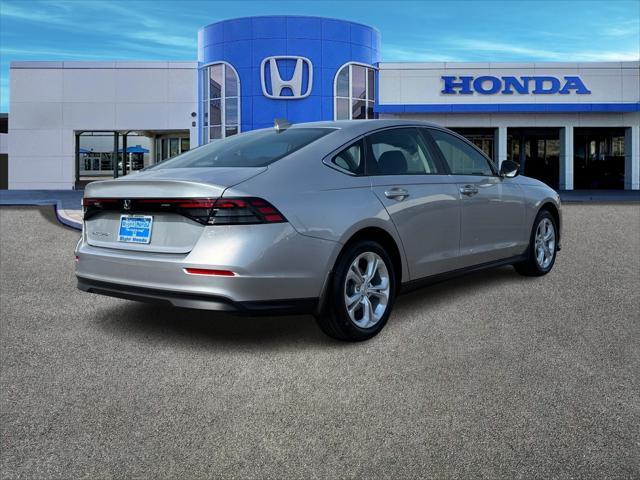 Photo of 2025 Solar Silver Metallic Honda Accord