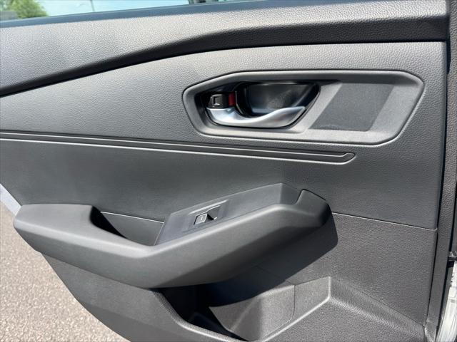 Photo of 2025 Solar Silver Metallic Honda Accord