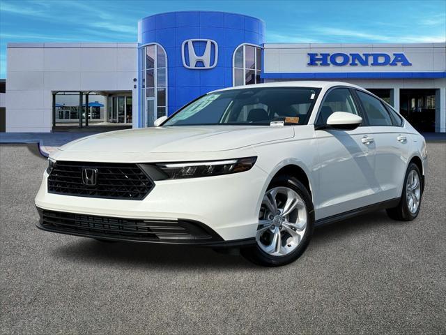 Photo of 2025 Platinum White Pearl Honda Accord