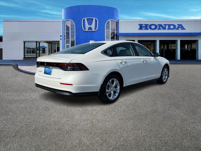 Photo of 2025 Platinum White Pearl Honda Accord