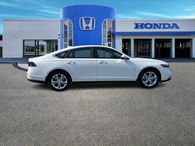 Photo of 2025 Platinum White Pearl Honda Accord