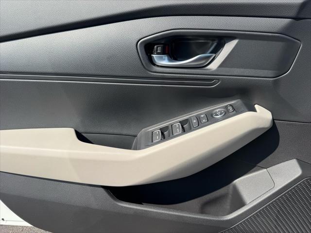 Photo of 2025 Platinum White Pearl Honda Accord
