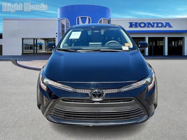 Photo of 2024 Midnight Black Metallic Toyota Corolla