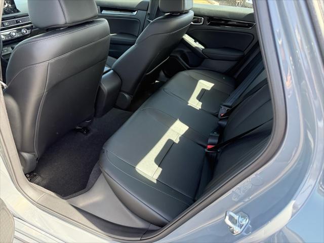 Photo of 2025 Urban Gray Pearl Honda Civic Hybrid
