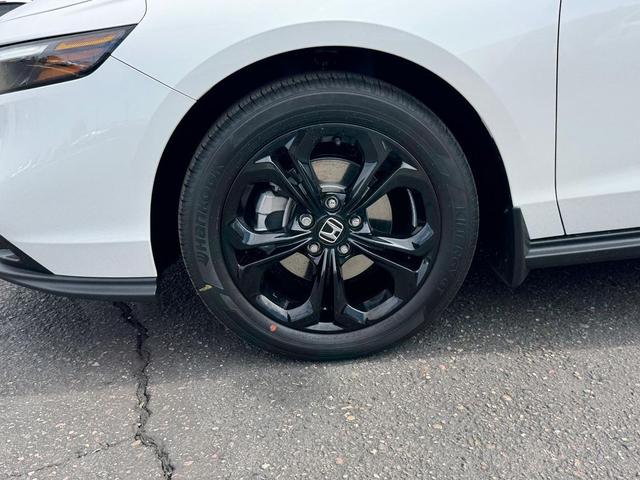 Photo of 2025 Platinum White Pearl Honda Accord
