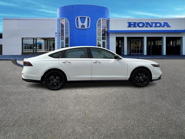 Photo of 2025 Platinum White Pearl Honda Accord