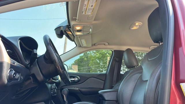 Photo of 2015 Brilliant Black Crystal Pearlcoat Jeep Cherokee