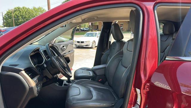 Photo of 2015 Brilliant Black Crystal Pearlcoat Jeep Cherokee