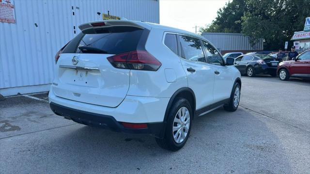 Photo of 2020 Glacier White Nissan Rogue