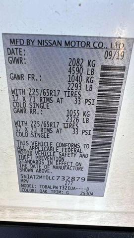 Photo of 2020 Glacier White Nissan Rogue