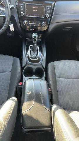 Photo of 2020 Glacier White Nissan Rogue