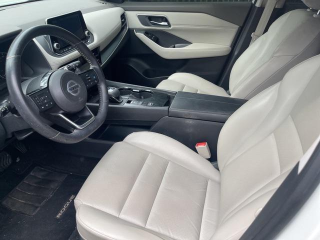 Photo of 2021 Pearl White Tricoat Nissan Rogue