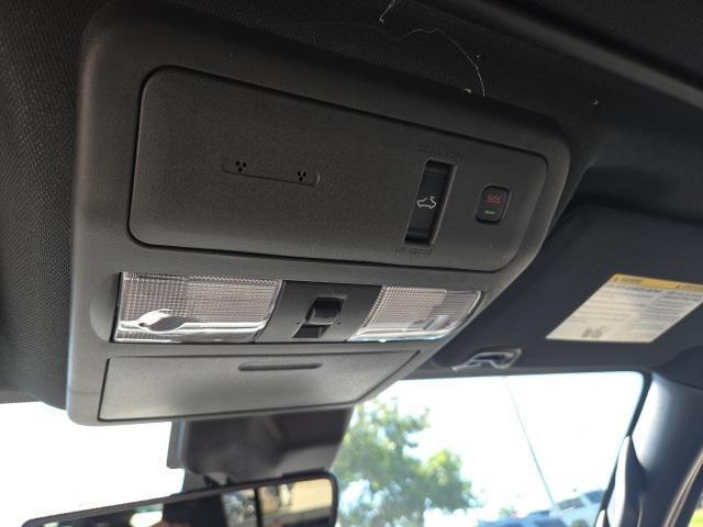 Photo of 2025 Super Black Nissan Frontier