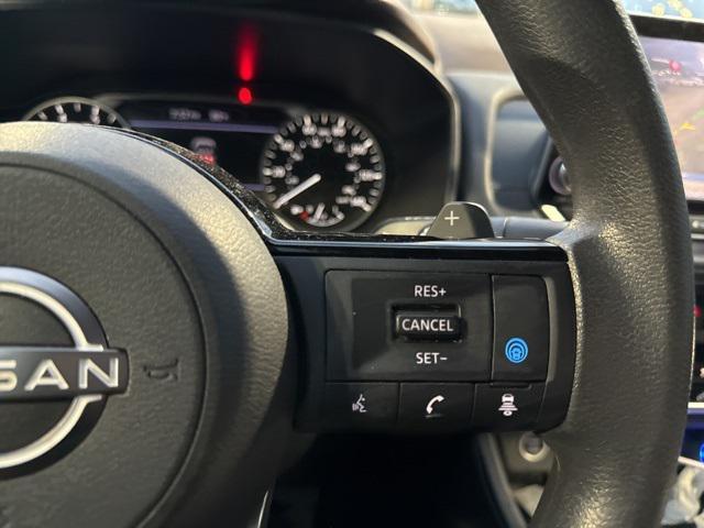 Photo of 2023 Pearl White Tricoat Nissan Rogue