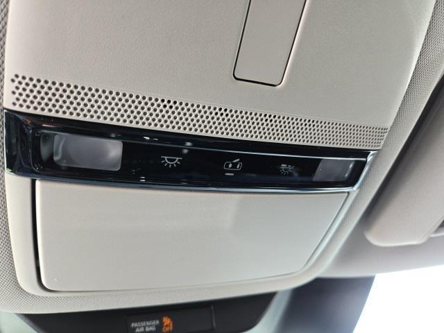 Photo of 2025 Super Black Nissan Murano