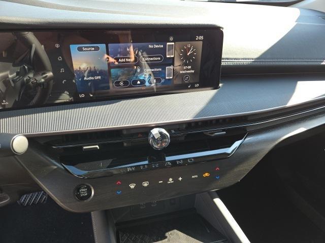 Photo of 2025 Super Black Nissan Murano