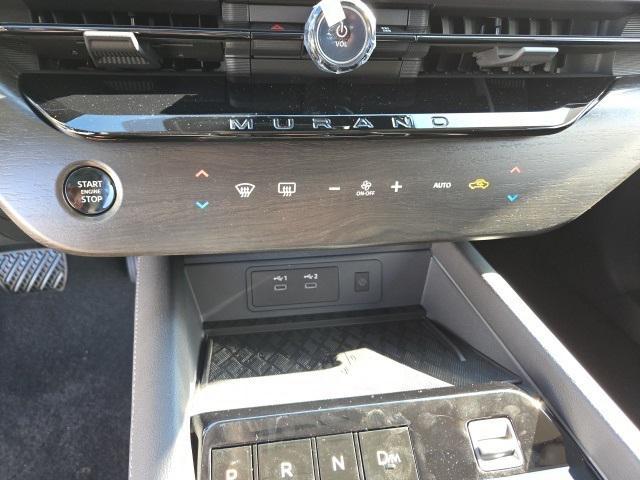 Photo of 2025 Super Black Nissan Murano
