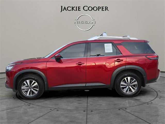 Photo of 2023 Scarlet Ember Tintcoat Nissan Pathfinder