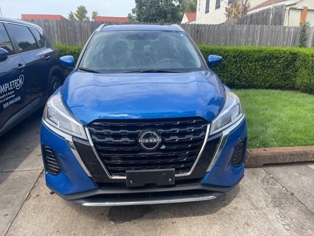 Photo of 2022 Electric Blue Metallic Nissan Kicks