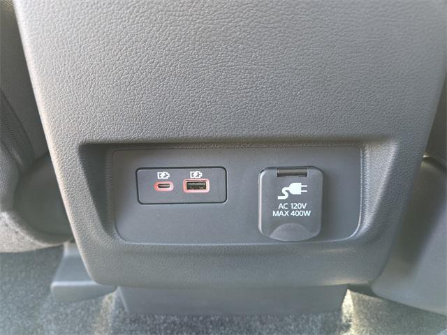Photo of 2025 Glacier White Nissan Frontier