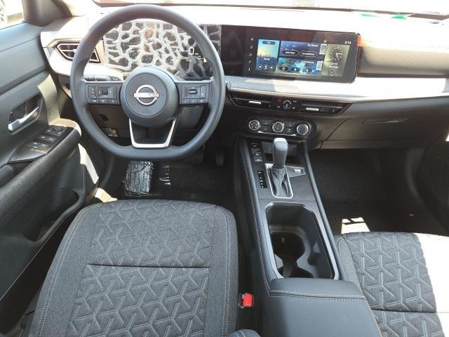 Photo of 2025 Scarlet Ember Tintcoat Nissan Kicks