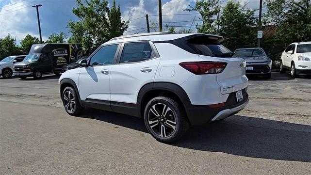 Photo of 2026 Summit White Chevrolet Trailblazer