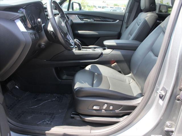 Photo of 2023 Argent Silver Metallic Cadillac XT6