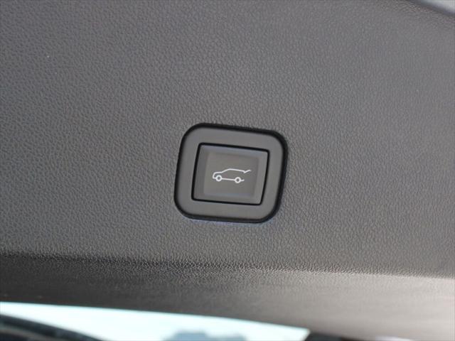 Photo of 2023 Argent Silver Metallic Cadillac XT6