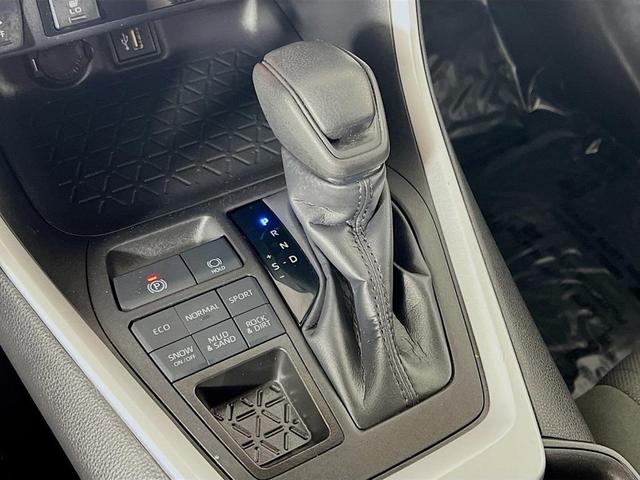 Photo of 2024 Midnight Black Metallic Toyota RAV4