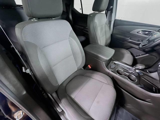 Photo of 2023 Northsky Blue Metallic Chevrolet Traverse