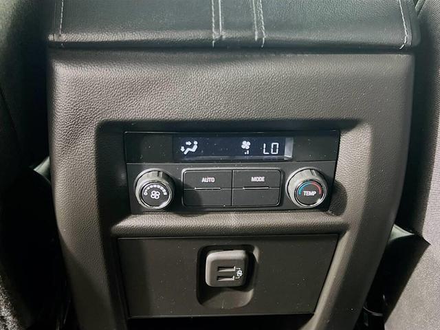 Photo of 2023 Northsky Blue Metallic Chevrolet Traverse