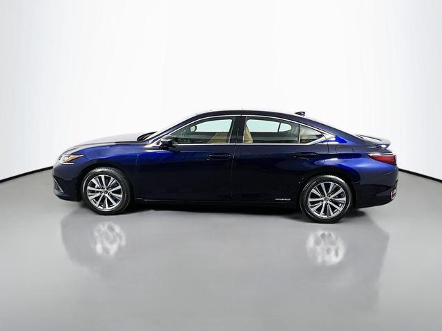 Photo of 2021 Eminent White Pearl Lexus ES 300h
