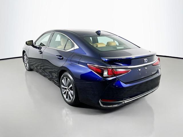Photo of 2021 Eminent White Pearl Lexus ES 300h