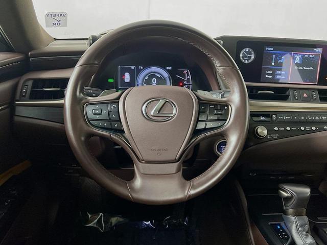 Photo of 2021 Eminent White Pearl Lexus ES 300h