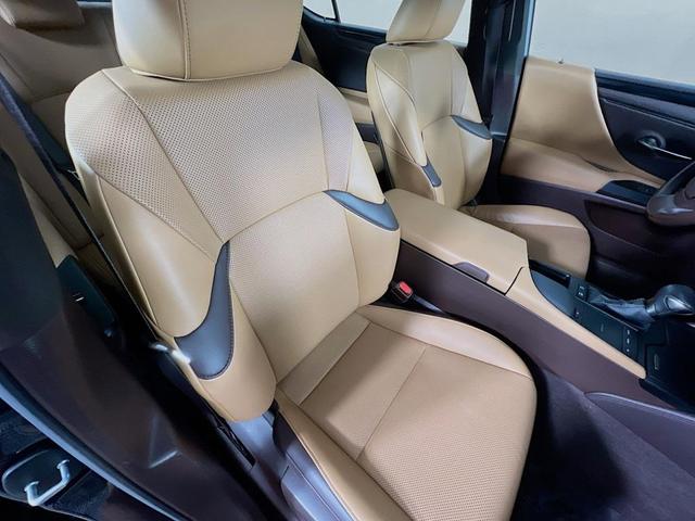 Photo of 2021 Eminent White Pearl Lexus ES 300h